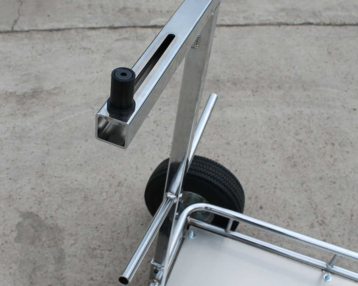 Senzo Chrome 4 Wheel Kart Trolley With Tyre Posts